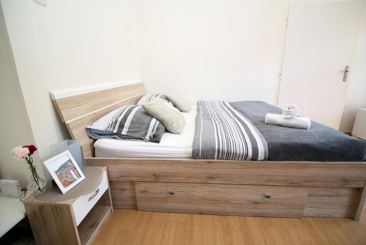 Beautiful Ujezd Apartamento