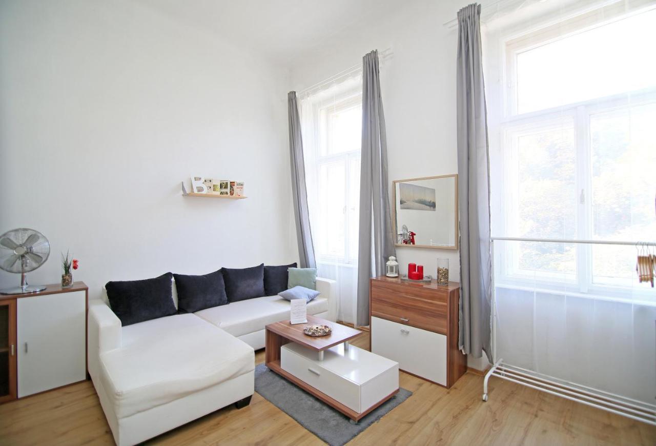 Beautiful Ujezd Apartamento *