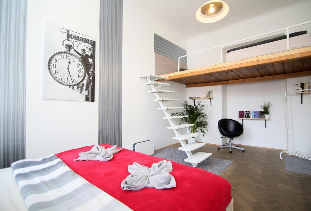 Beautiful Ujezd Apartamento *